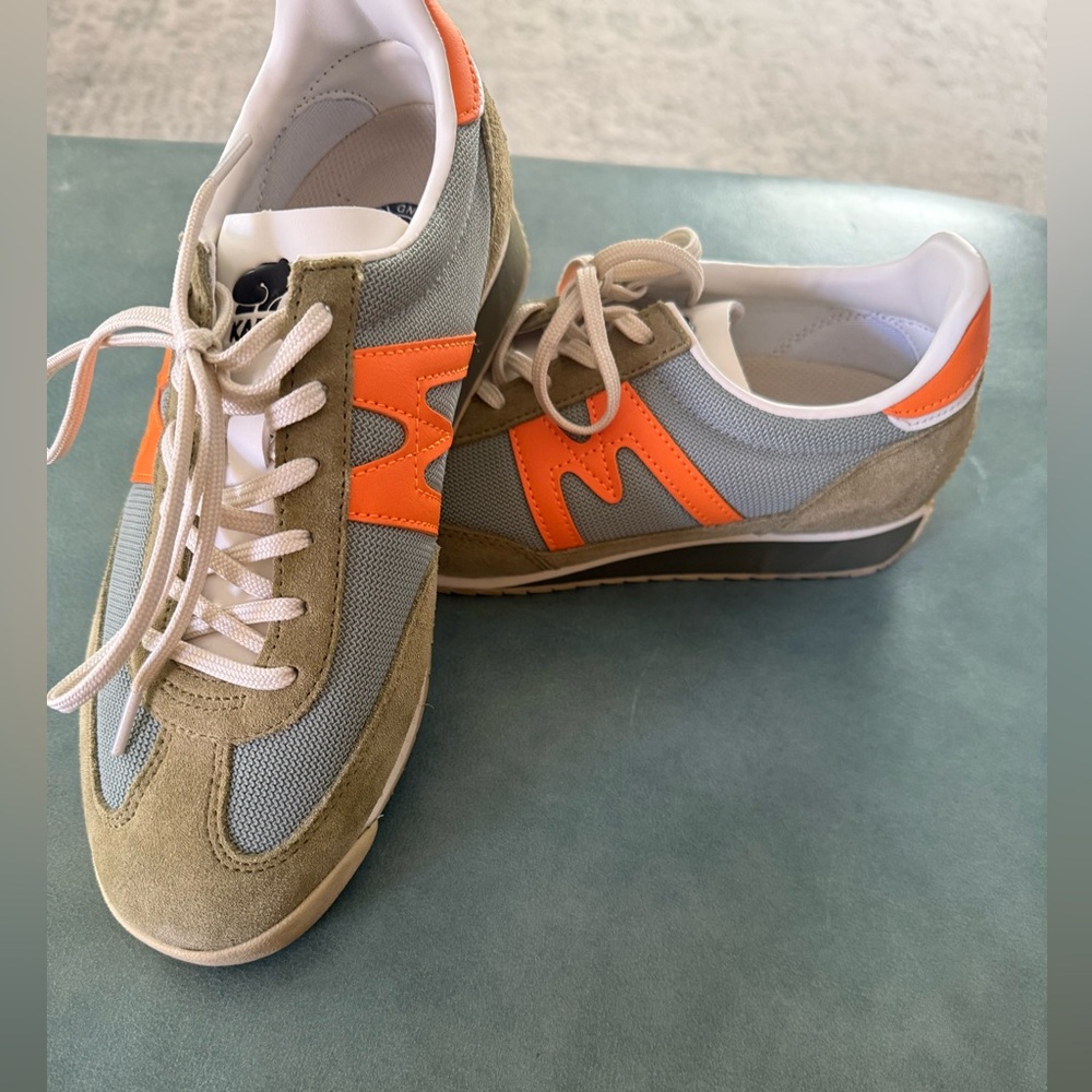 Like New Stylish Unisex Orange and Gray Women's Sneakers - Finnish Brand